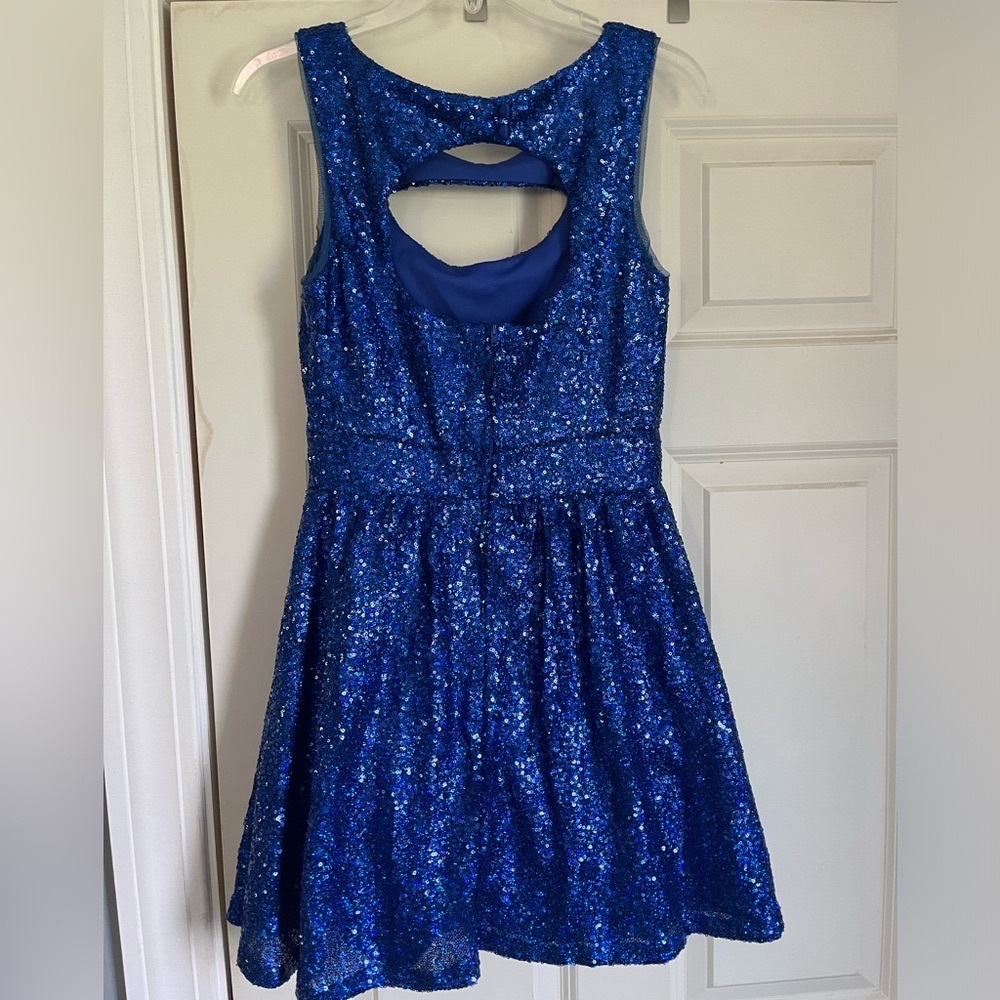 Windsor sequence dress - Picture 2 of 7